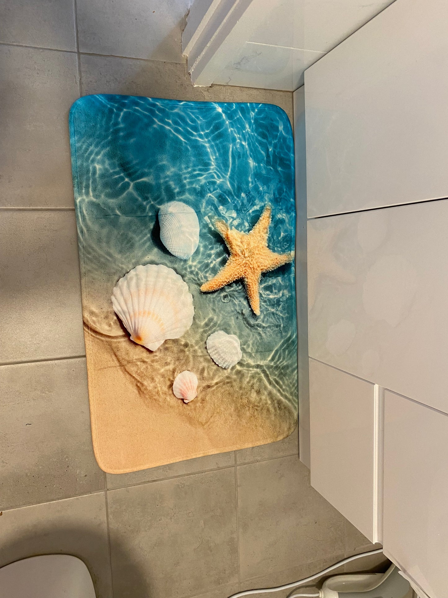 Seashore bath mat