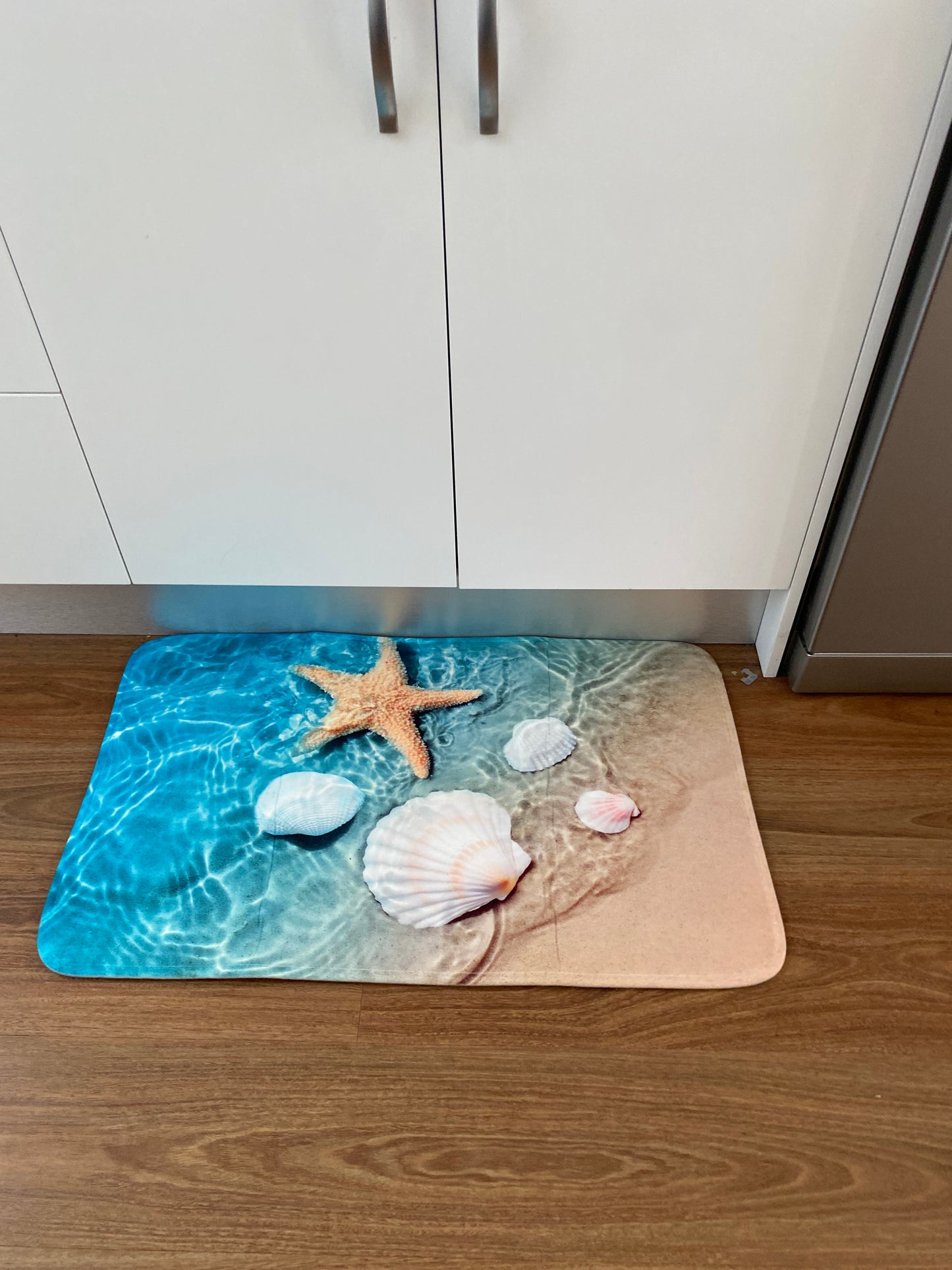 Seashore bath mat